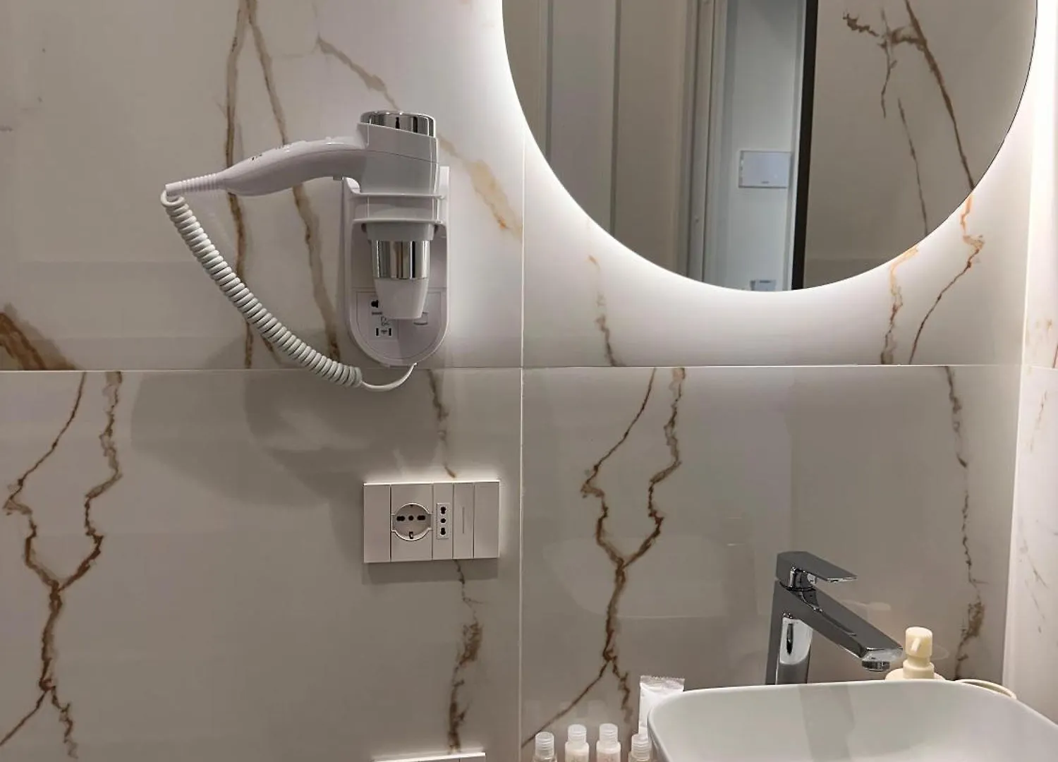 Venus Suites Bari 0*,