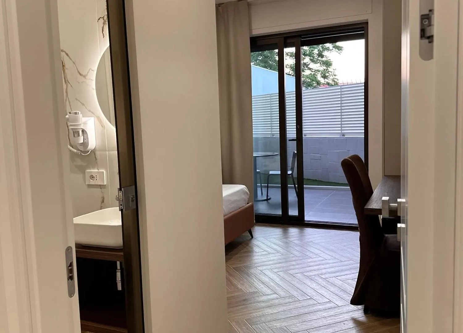 Venus Suites Bari 0*,  Italia